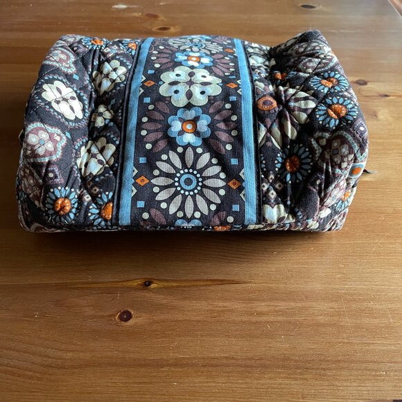 NWOT Vera Bradley Retro Floral Print Zip Close PVC Lined Quilted Cosmetic Case - Picture 8 of 12
